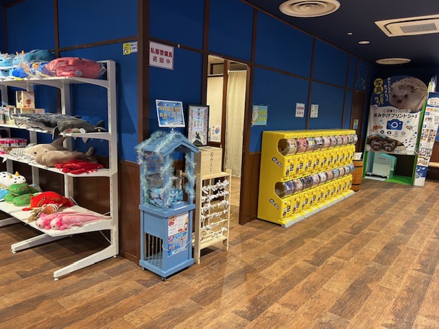 苗場プリンスホテル様の導入事例。おみくじスタンド設置写真